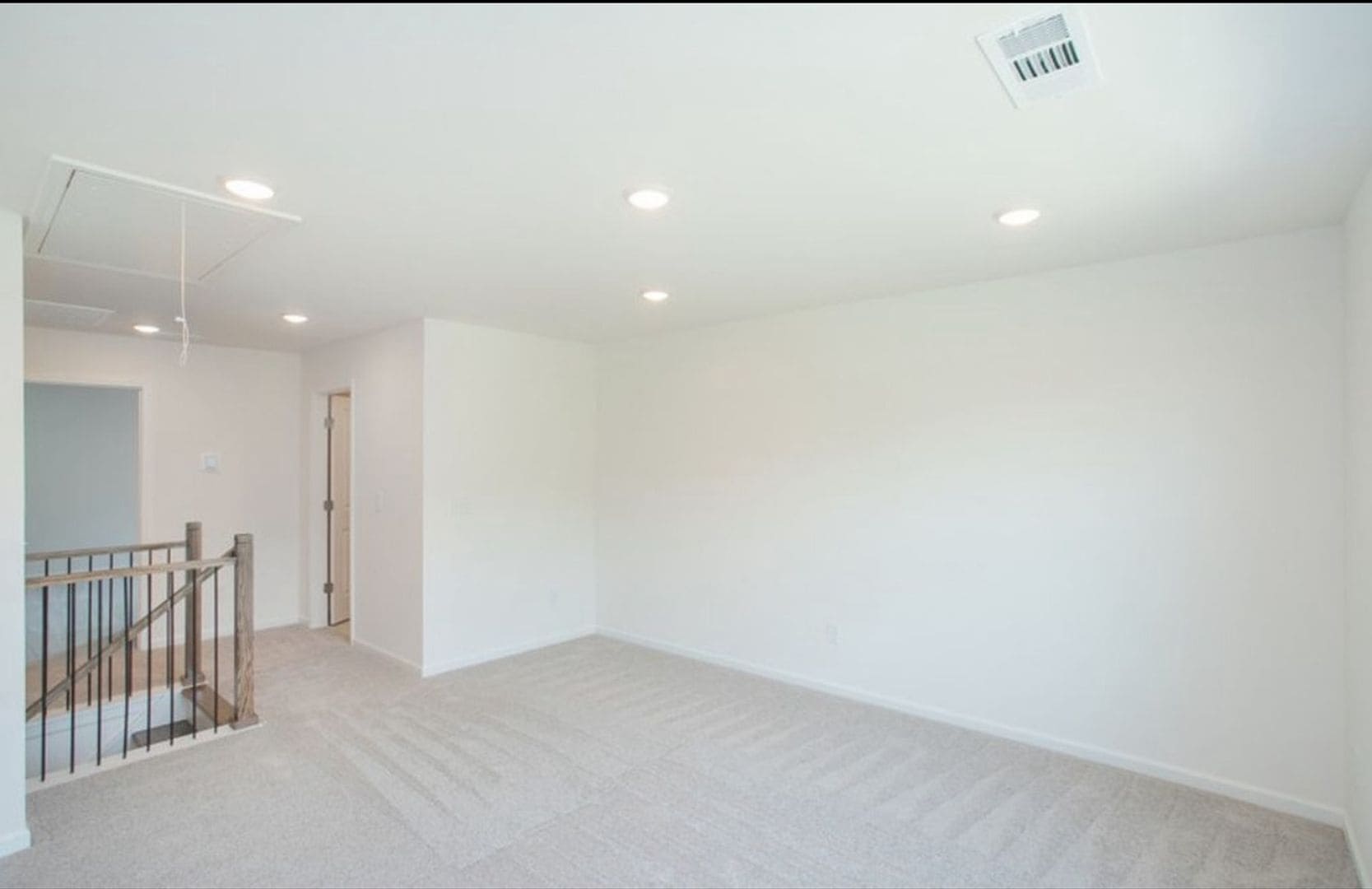 Building Photo - 448 Jet Strm Dr