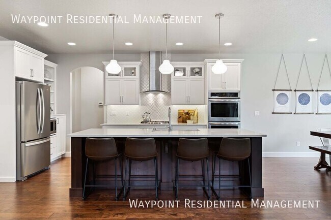 Building Photo - 1220 W Legarreta Dr