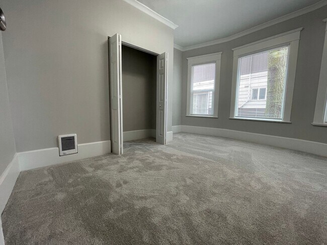 Building Photo - 2421 Rucker- 4 Unit