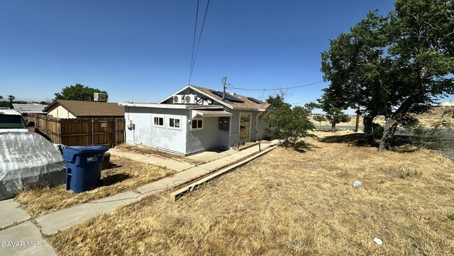 Building Photo - 4503 Ave L-14