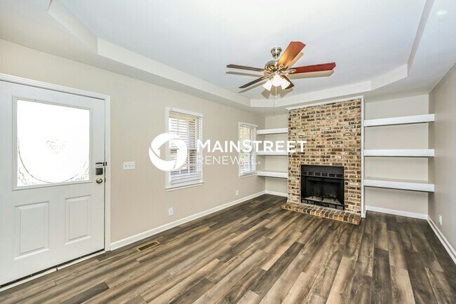 Building Photo - 3 Bedroom Pet-Friendly Home in MOUNT JULIE...