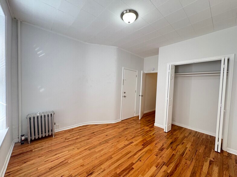 Building Photo - 400 Woodlawn Ave