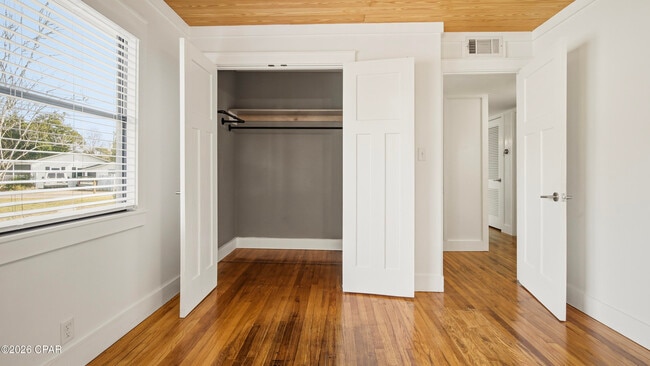 Building Photo - 1217 Buena Vista Blvd