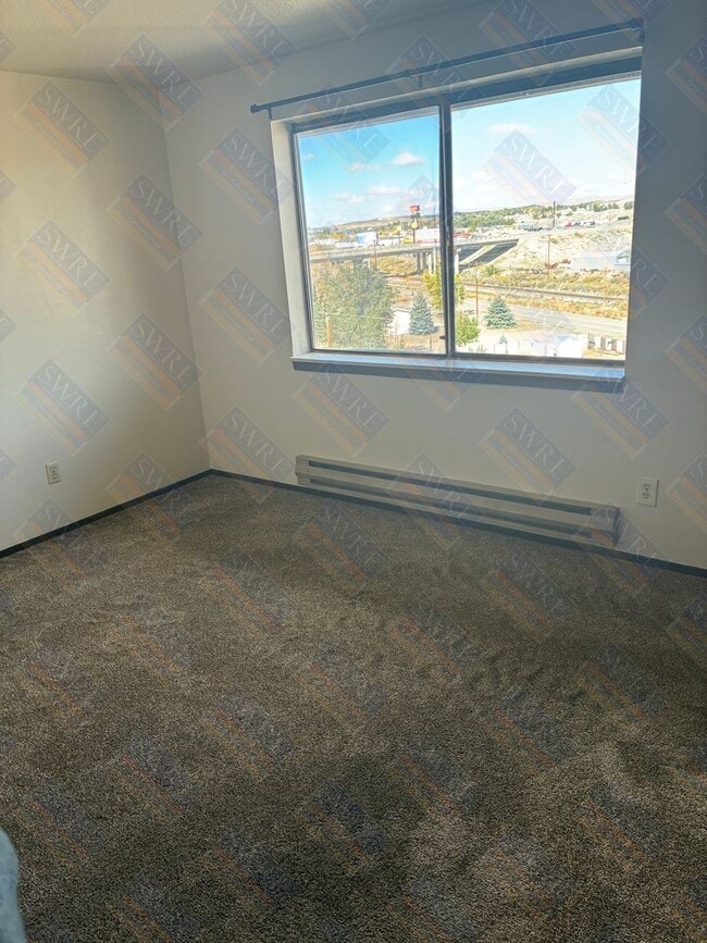 Building Photo - 855 Mocassin-