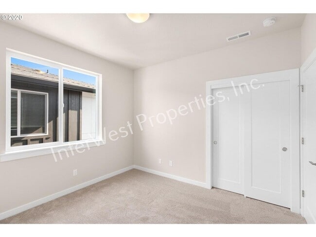 Building Photo - BEAUTIFUL NEWER CONSTRUCTION 4 BD HOME W/2...