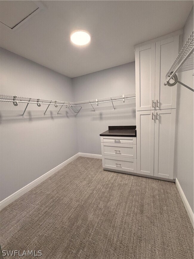 Building Photo - 3711 4th Ave NE