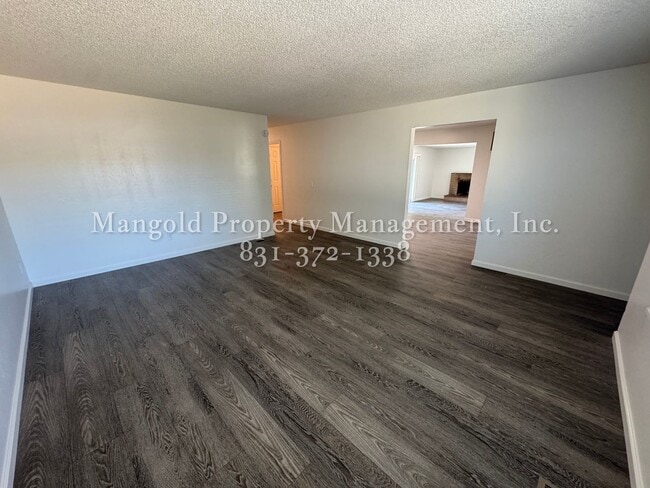 Building Photo - Beautifully Updated 3-Bedroom Home with Sp...