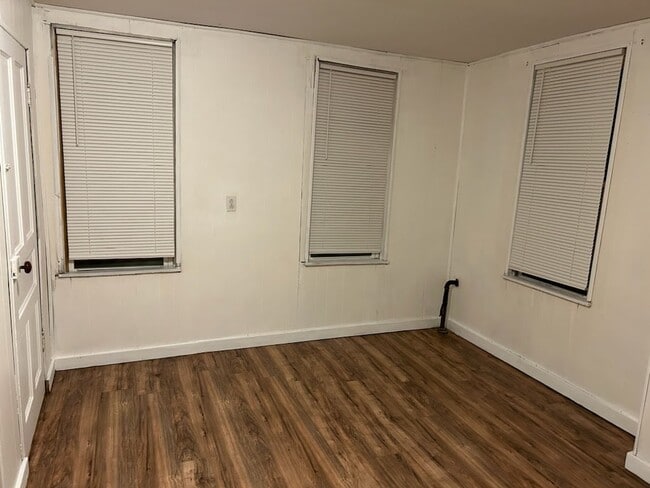 Building Photo - 1917 Tours St