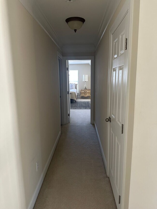 Building Photo - Prime Location, Five Forks! Lease only