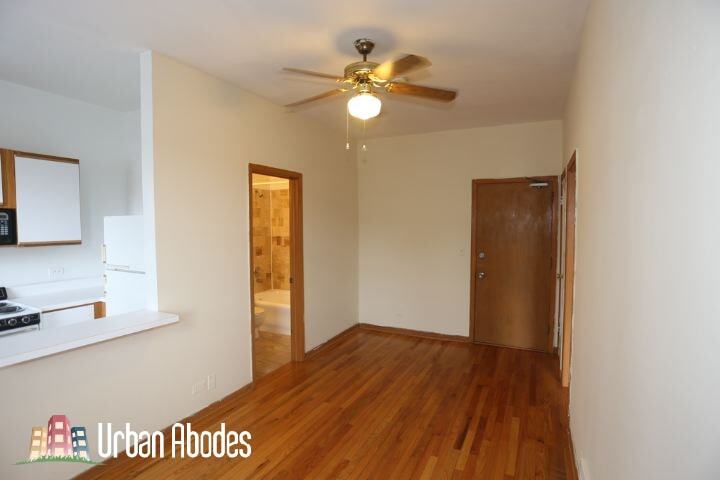 Building Photo - 633 W Barry Ave