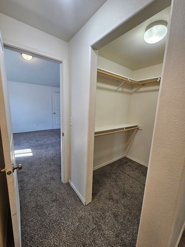 Building Photo - Three Bedroom Home