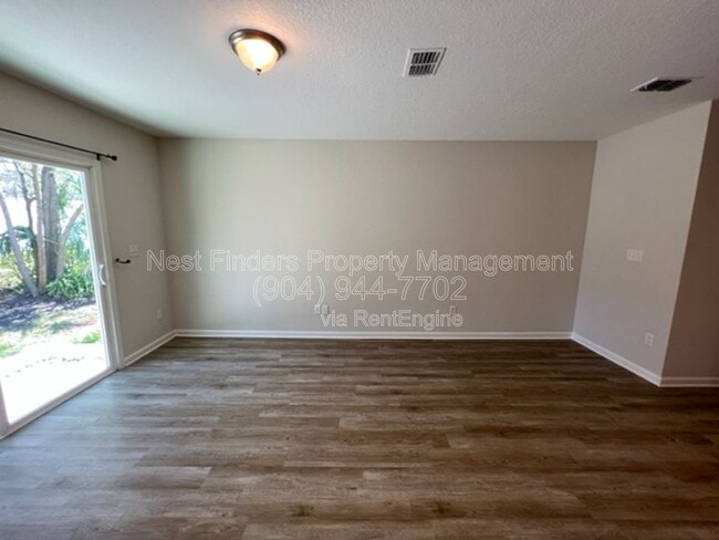 Building Photo - 689 Melba St