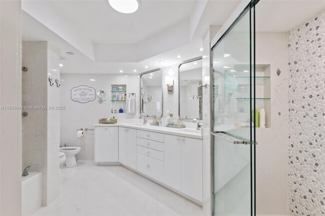 Building Photo - 3598 Yacht Club Dr