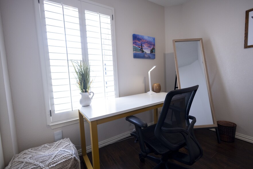 Office - 2209 King James Pl