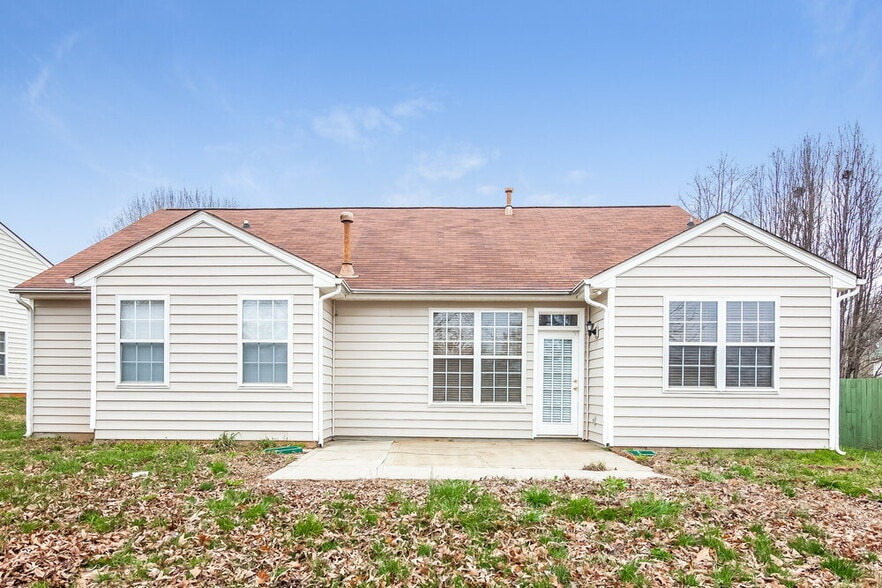 Building Photo - 12330 Summer Creek Ln