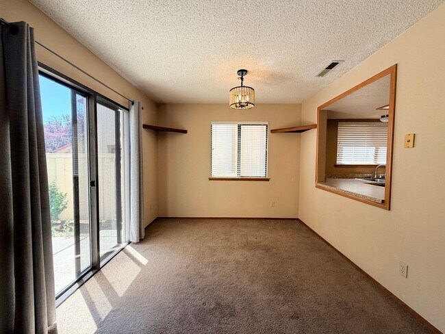 Building Photo - 468 Park Pl Dr