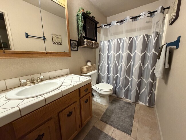 Building Photo - 1280 Mohave Dr