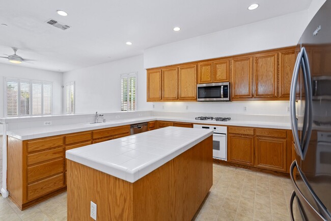 Building Photo - Spacious 3-Bed, 2-Bath Single Level Home