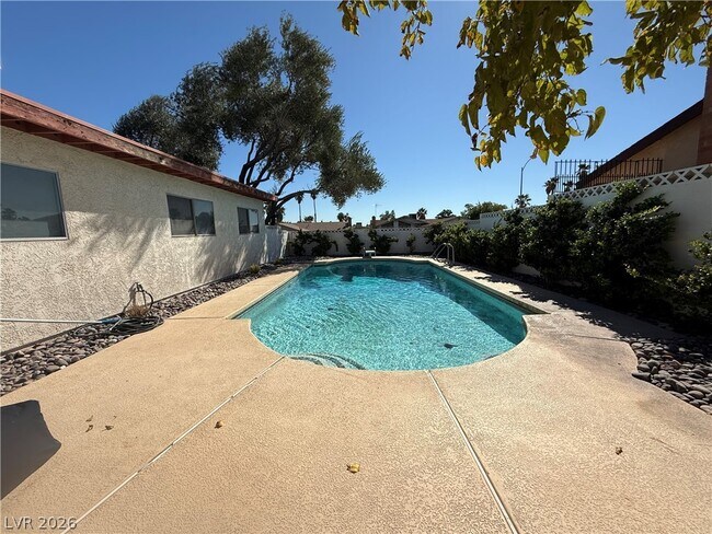Building Photo - 3611 Rosewood St