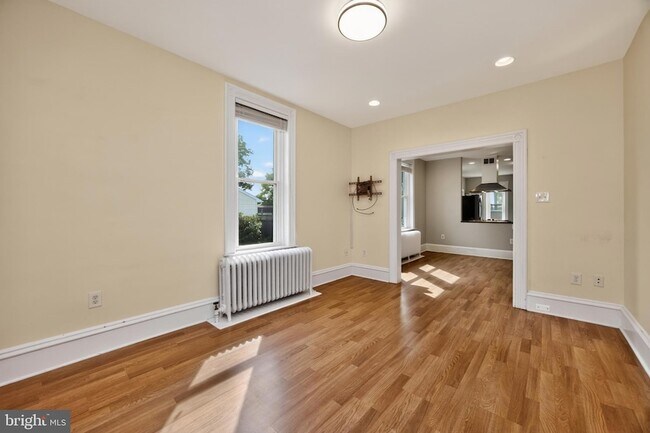 Building Photo - 855 N Pleasantview Rd