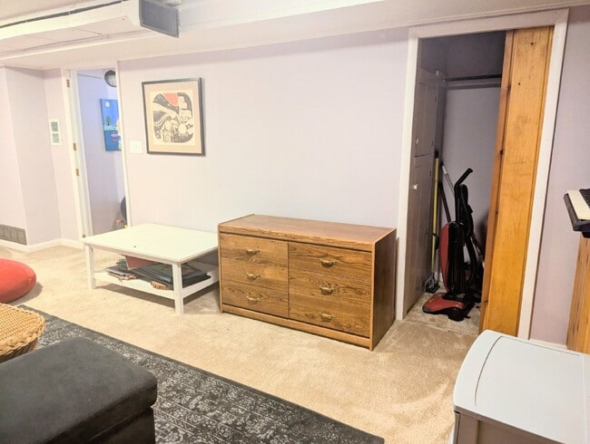 Building Photo - Basement for Rent - Shared Living in Comfo...