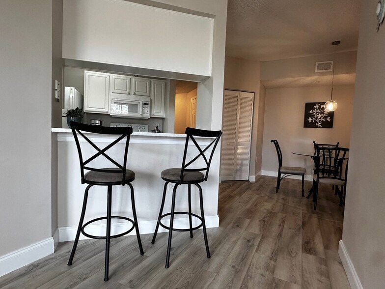 Building Photo - 5551 Bentgrass Dr
