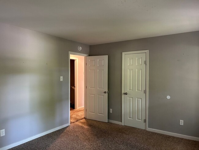 Building Photo - Charming 3BR Cape Cod w/ Loft, Skylights & Fenced Yard – Prime Midlothian Location - Buckingham V...