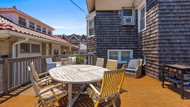 Building Photo - 27 S Oakland Ave