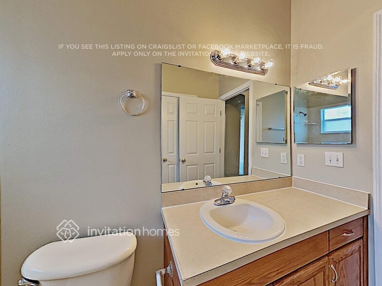 Building Photo - 1108 Barclay Wood Dr