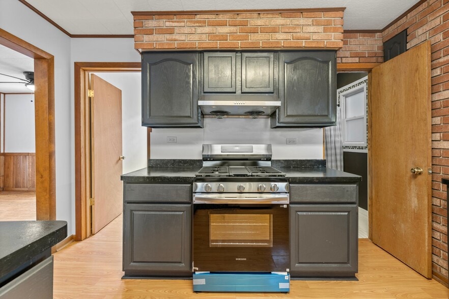 Building Photo - 2856 S Throop St