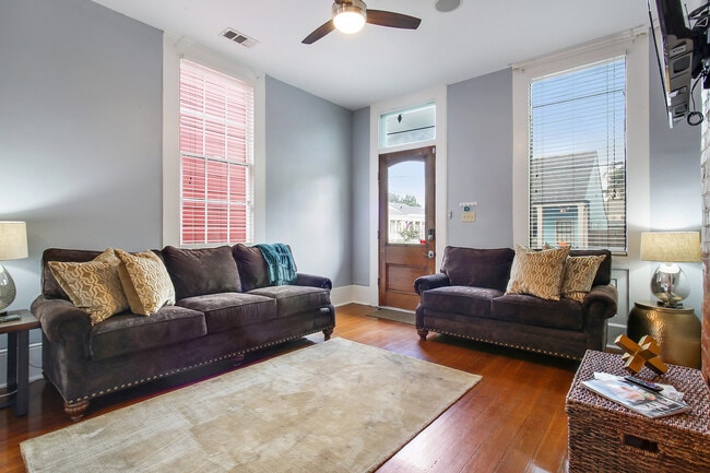 Building Photo - 2336 St Thomas St