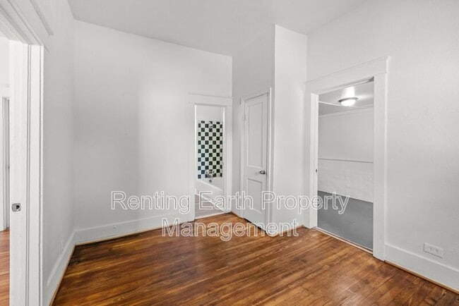 Building Photo - 1520 34th Ave N