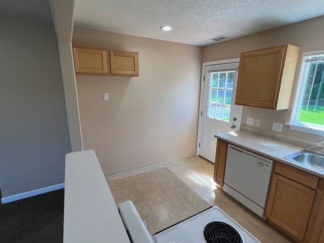 Building Photo - Wood Village Two Bedroom
