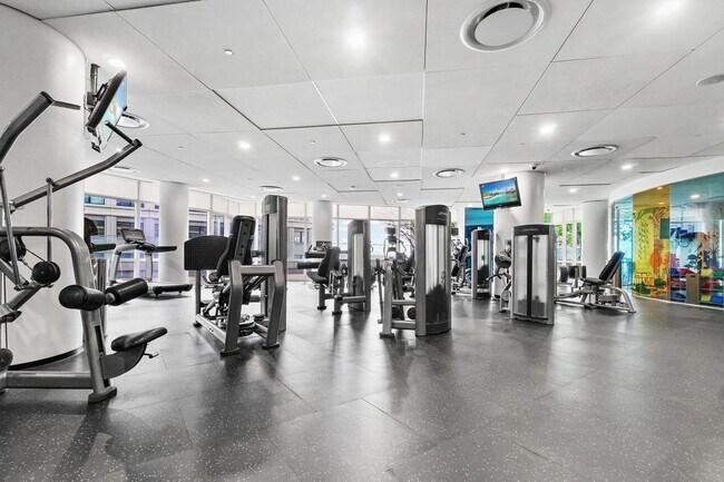 Building Photo - 77 Hudson St