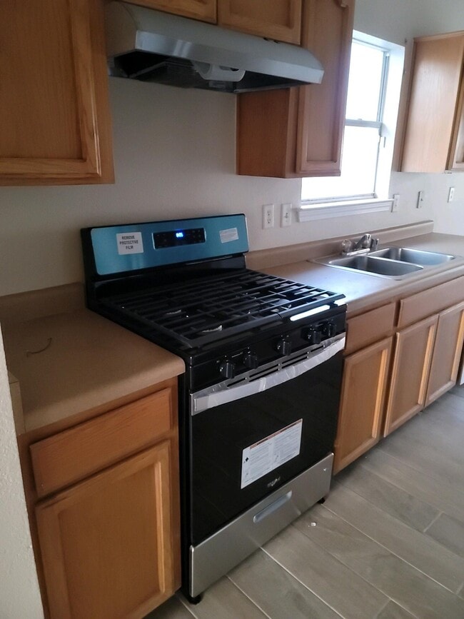 Building Photo - 3916 Tierra Arena Dr