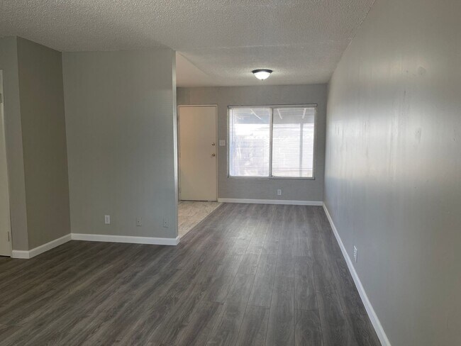 Building Photo - Charming 3-Bedroom Home Near UNLV & the Strip