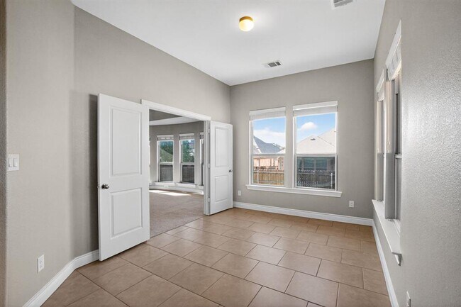 Building Photo - 6916 Etna Way