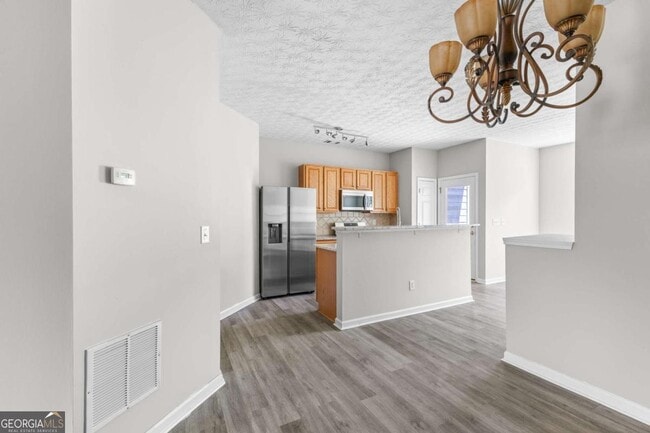 Building Photo - 6604 Splashwater Dr