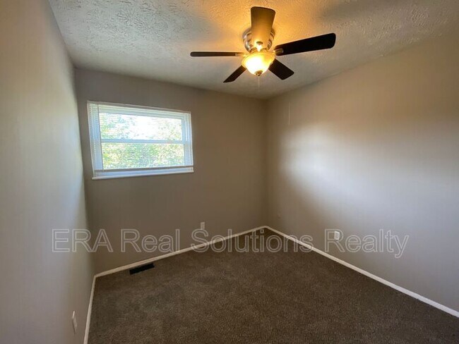 Building Photo - 2562 Bracebridge Dr