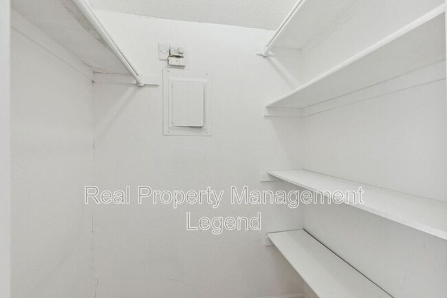 Building Photo - 5550 Spring Valley Rd