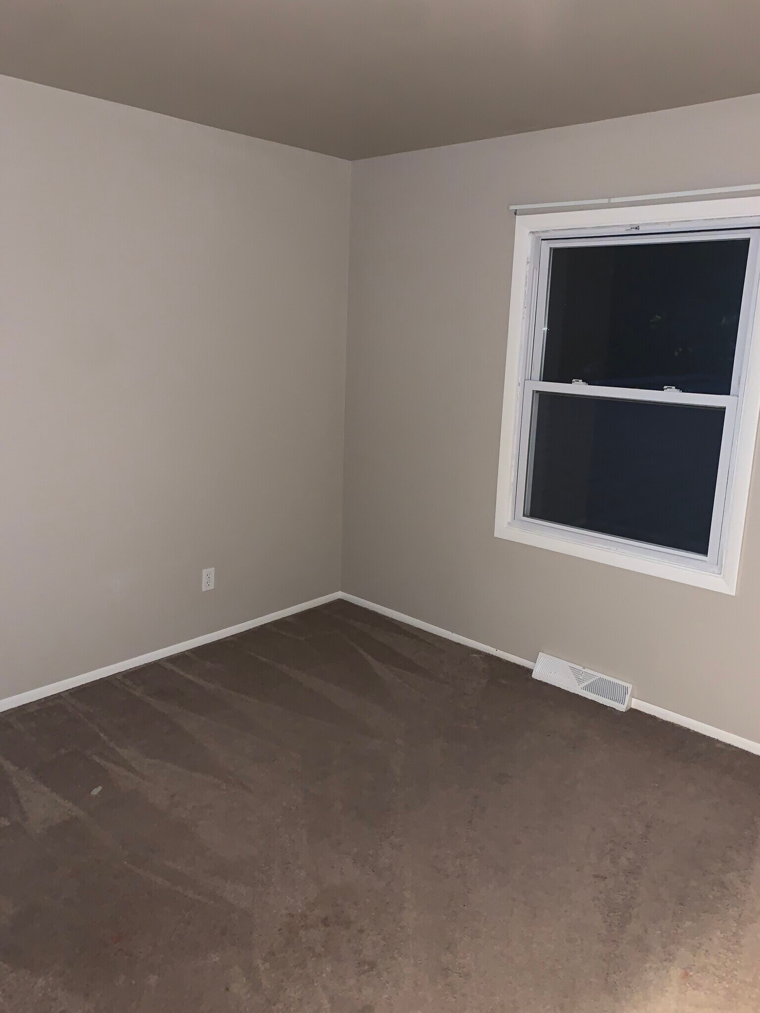 Bedroom - 126 W Niesen Dr
