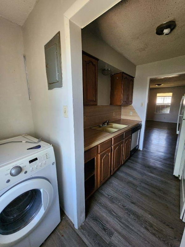 Building Photo - 1012 W 2nd St