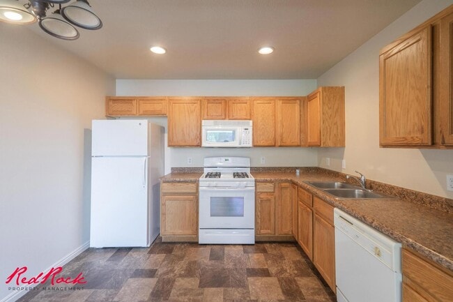 Primary Photo - $200 MOVE IN SPECIAL!-Gorgeous 3 Bedroom I...