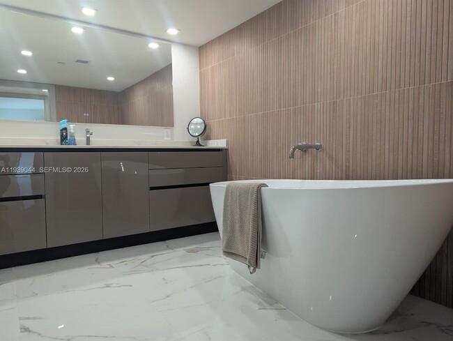 Building Photo - 19707 Turnberry Way