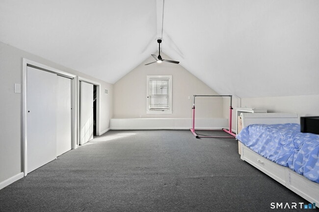 Building Photo - 218 Park St