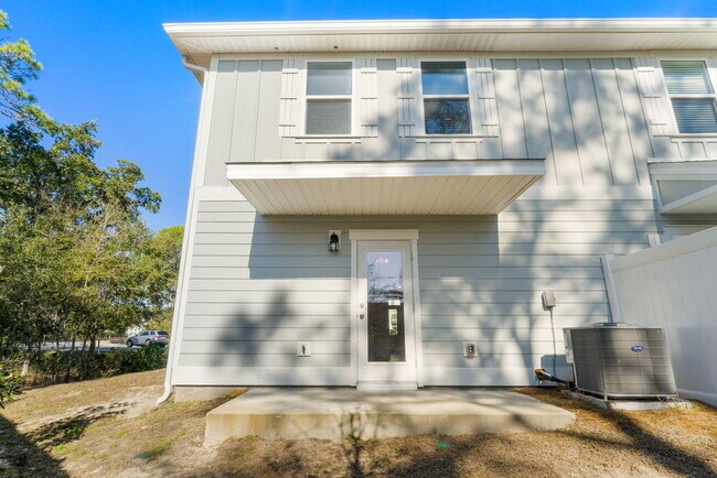 Building Photo - 73 Sandhill Pines Dr