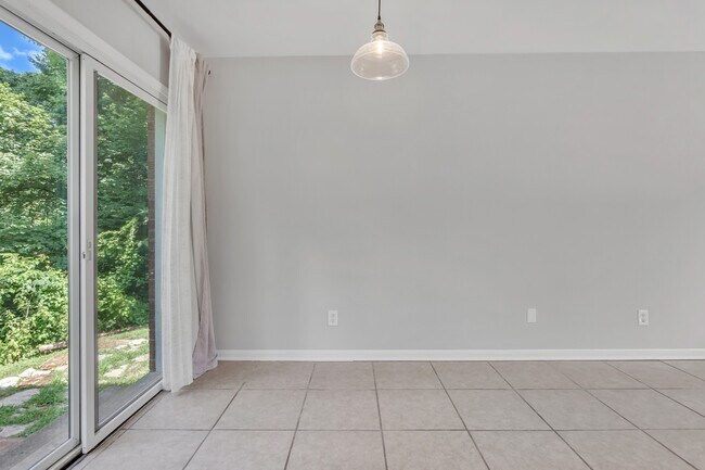 Building Photo - 622 Ermac Dr