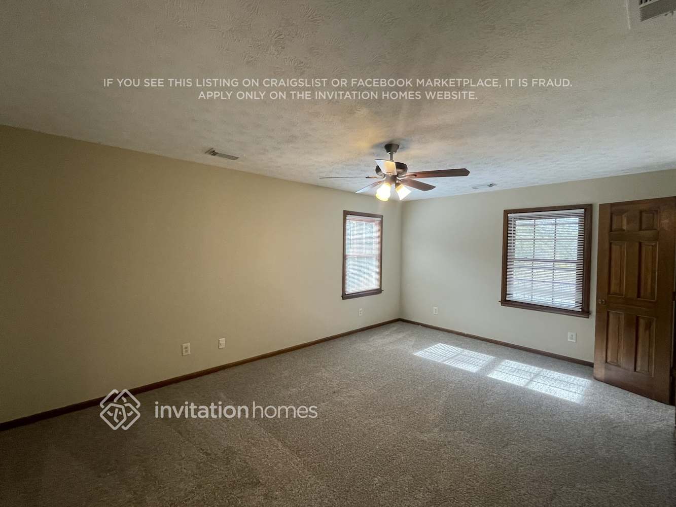 Building Photo - 5120 E Shore Dr SW