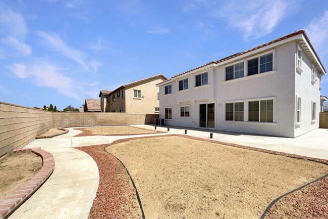 Primary Photo - 1058 W Ave K