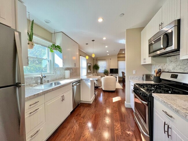 Building Photo - Two Bedroom Downtown Napa Gem